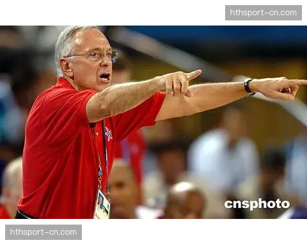 教练临场指挥成焦点:灵活调整阵容应对场上变化