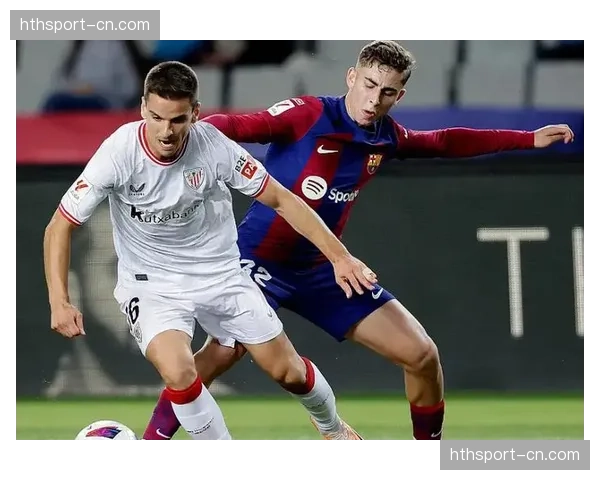 特写:打入西甲处子球后,赫罗纳19岁青训小将奔向家人看台 特写:打入西甲处子球后,赫罗纳19岁青训小将奔向家人看台