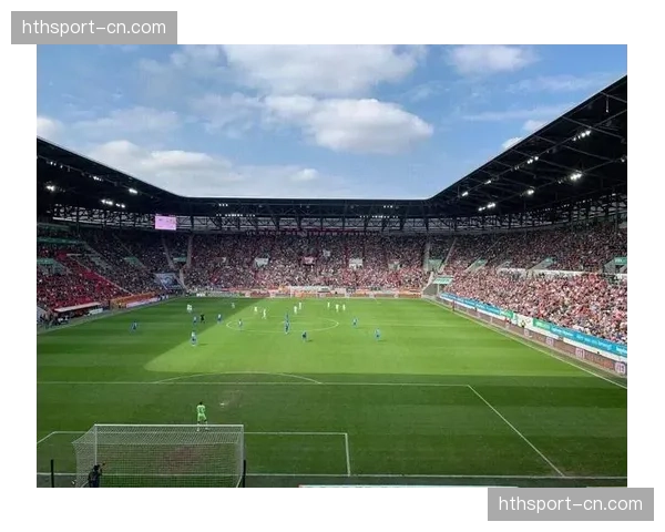 伊蒂哈德球场确认将为下周中欧冠进行草皮养护