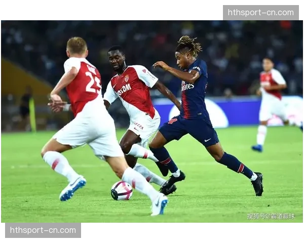 摩纳哥主帅确认:对阵朗斯将沿用三中卫体系,侧重利用场地宽度进行纵深拉扯 摩纳哥主帅确认:对阵朗斯将沿用三中卫体系,侧重利用场地宽度进行纵深拉扯